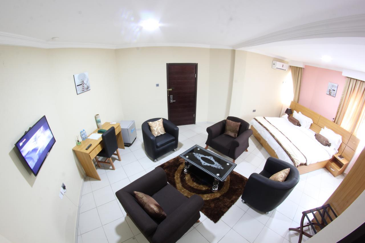 Celia'S Suites Abeokuta Exterior foto