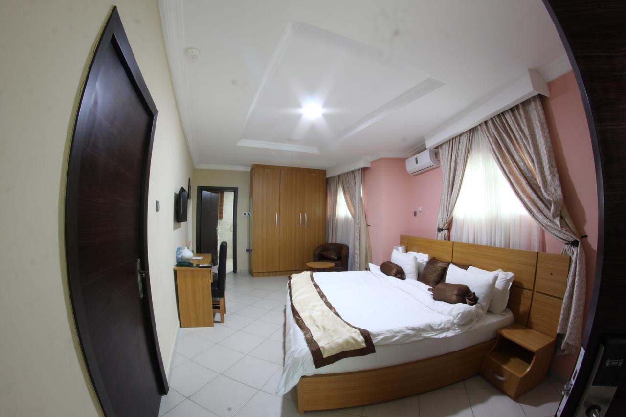 Celia'S Suites Abeokuta Exterior foto