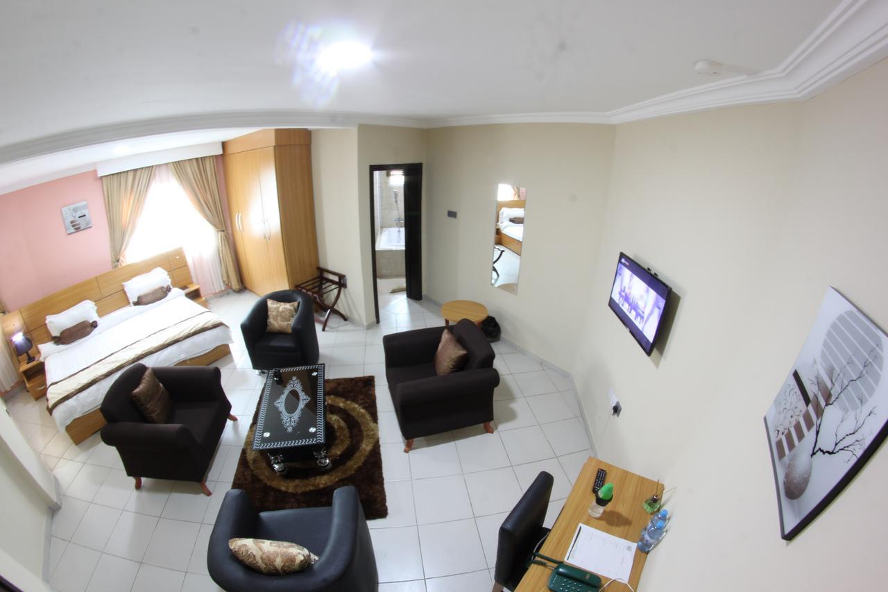 Celia'S Suites Abeokuta Exterior foto