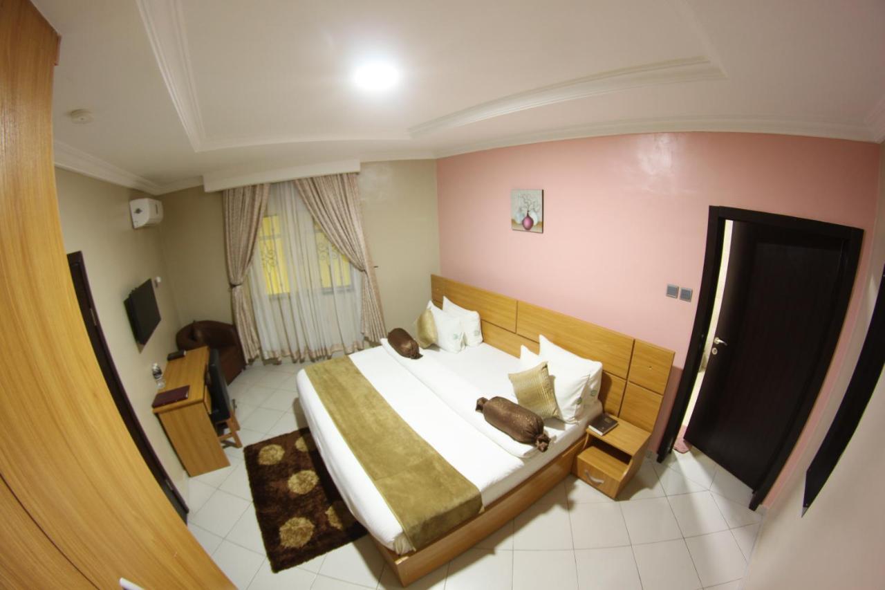 Celia'S Suites Abeokuta Exterior foto